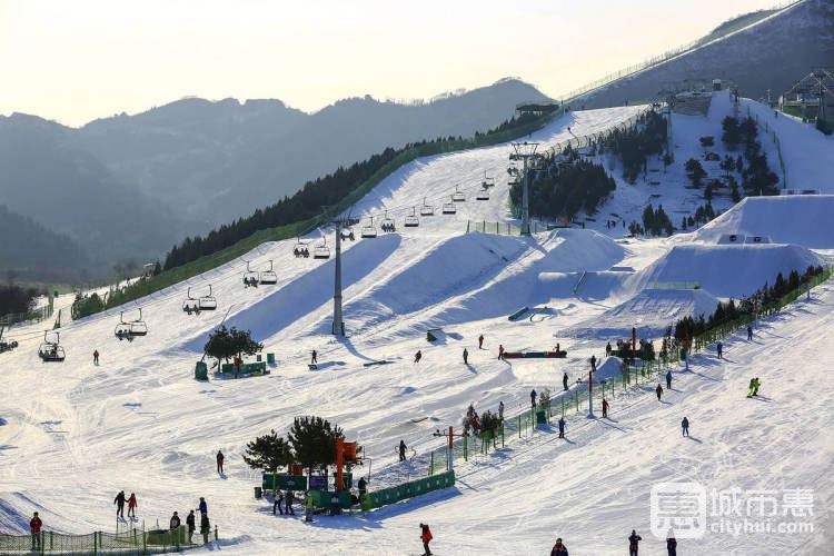 北京南山滑雪滑水度假村