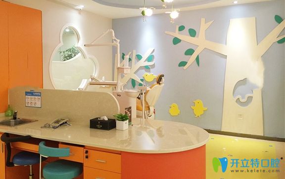长沙牙祖齿科特设有专业的儿童主题诊室和娱乐区
