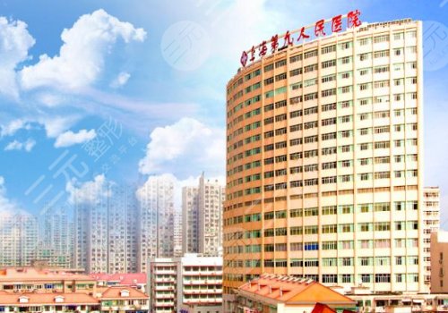 上海九院丰胸多少钱？隆胸哪个医生好？（价格表）王涛+何金光技术Pk