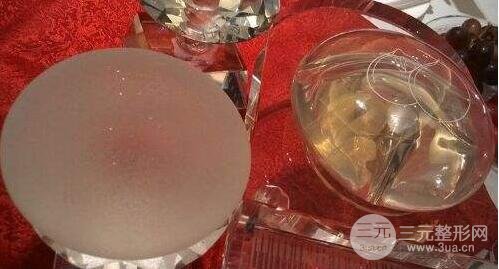 蜜桃假体隆胸多少钱?