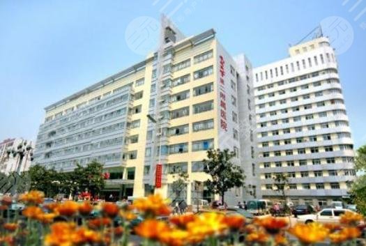 南昌二附院美容科收费标准价格表公开，人气医生+割双眼皮案例