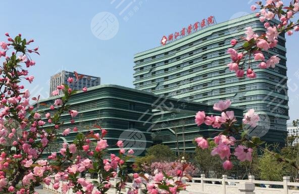嘉兴荣军医院美容科怎么样？价格表|祛眼袋案例