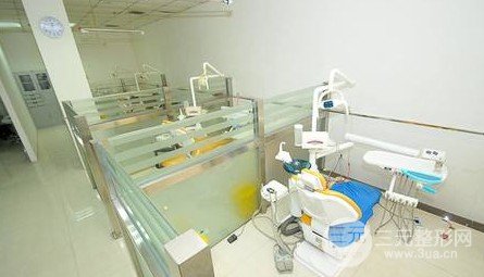 九江口腔医院牙齿矫正专家
