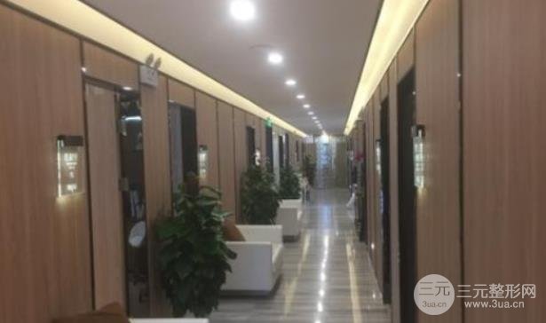 在线获取:菏泽市牡丹区中心医院美容科价格表,医生名单及案例~